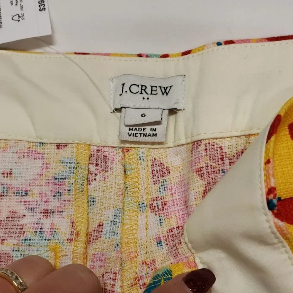 🆕️ J. CREW floral chino shorts